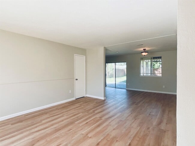 Building Photo - 11022 Concho St