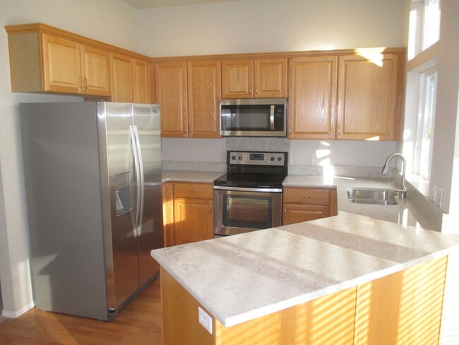 Building Photo - South Salem Home on Creekside Golf Course
