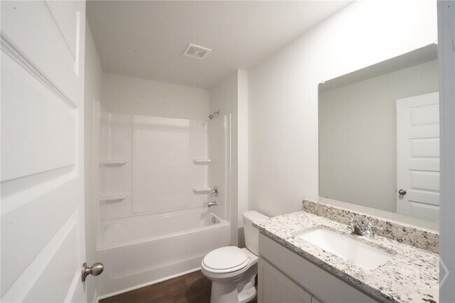 Building Photo - 112 Windrush Pnes