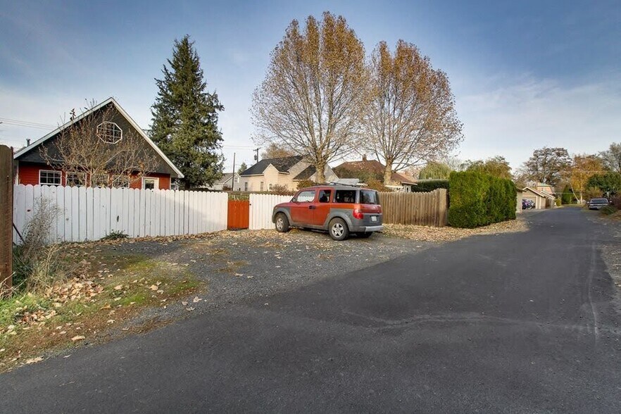 Building Photo - 1128 Hobson St