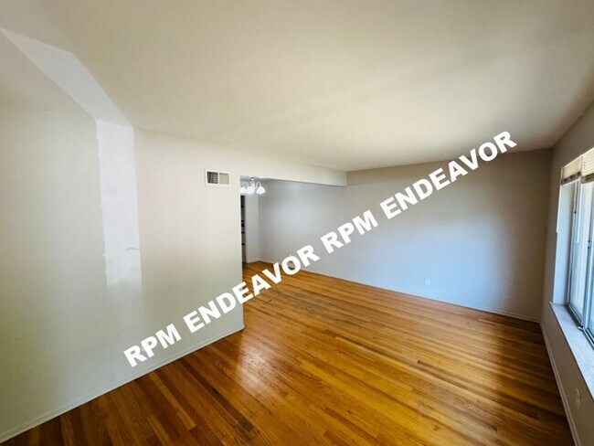 Building Photo - 617-619 San Gabriel PI