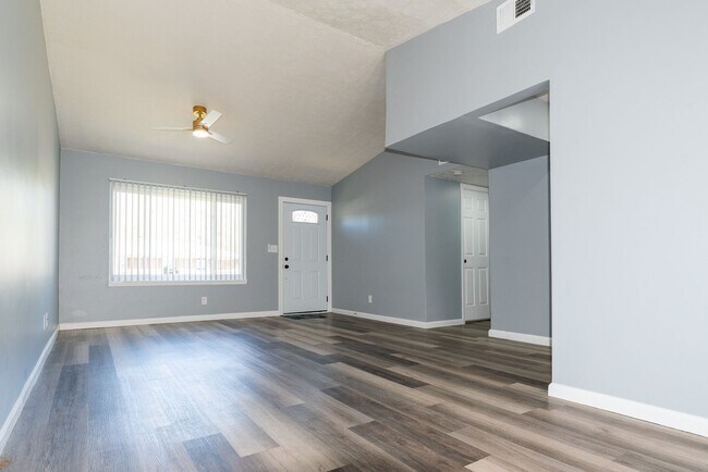 Building Photo - Beautifully Updated 3BR Home with Fenced Yard & Covered Porch