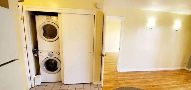 Building Photo - Four Paddle #1310- Large One Bedroom Condo