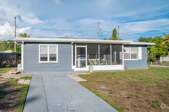 Building Photo - BEAUTIFUL Home For Rent in St Petersburg! ...