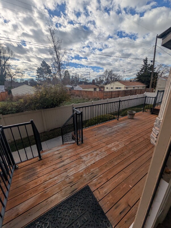 Building Photo - 1320 Lake Springs Ln