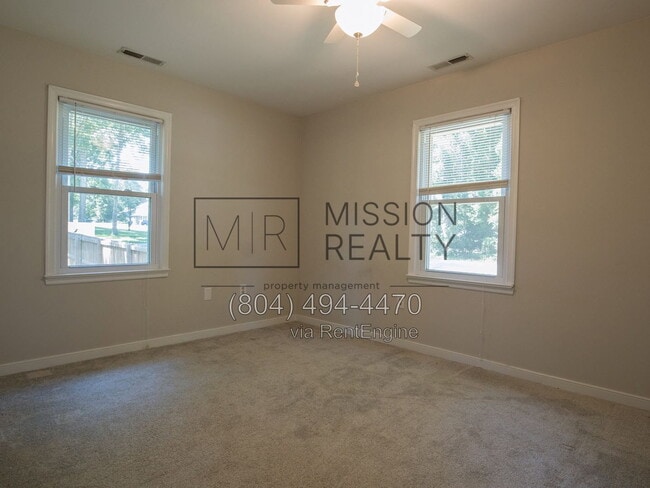 Building Photo - 7750 Robinwood Dr