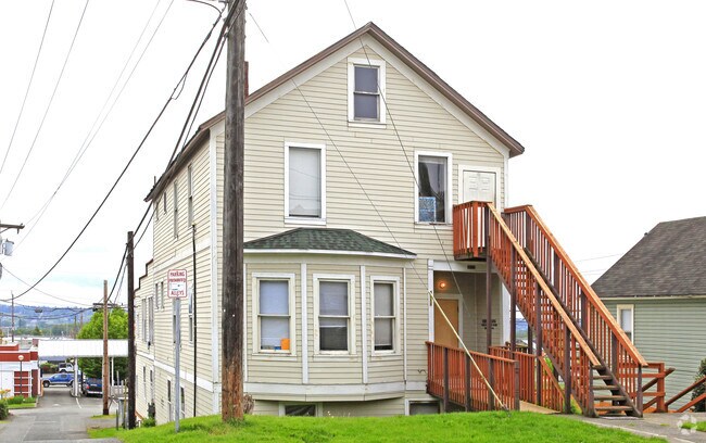 Primary Photo - 3111 Lombard Ave