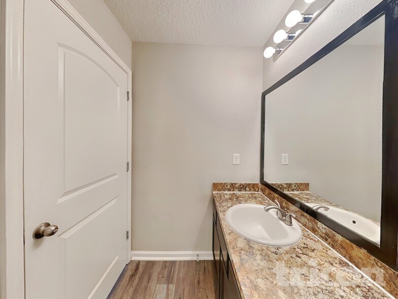 Building Photo - 3266 Hidden Meadows Ct