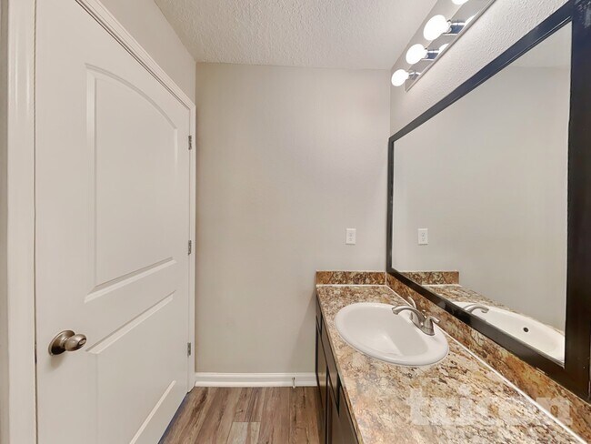 Building Photo - 3266 Hidden Meadows Ct