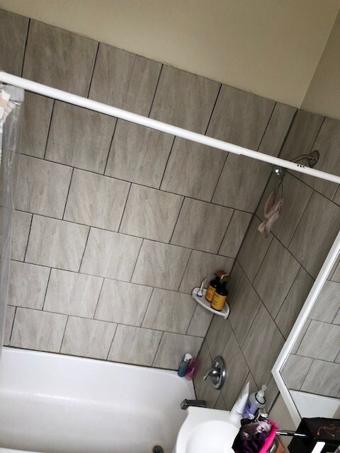 Building Photo - 5213 Fifth Ave