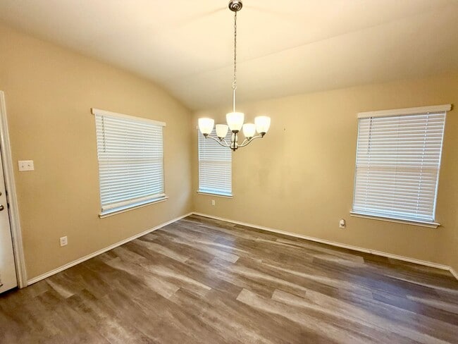 Building Photo - Beautiful 4 Bedroom Home in Park Meadows – Available December 1st!