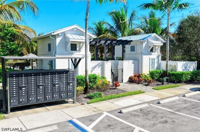 Building Photo - 13045 Pembroke Dr