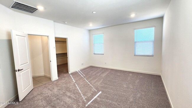 Building Photo - 2934 E Augusta Ave