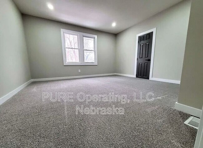 Building Photo - 1402 Dorcas St