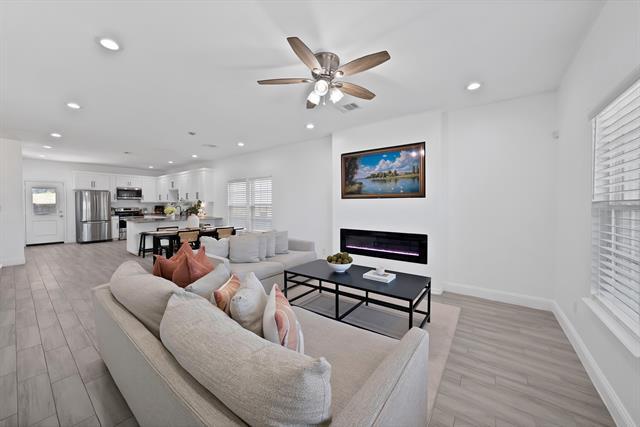 Building Photo - 3015 Columbus Ave