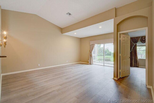 Building Photo - 6183 Floral Lakes Dr