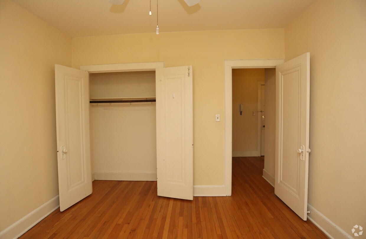 Edgewater Apartments Milwaukee Wi Apartment Finder