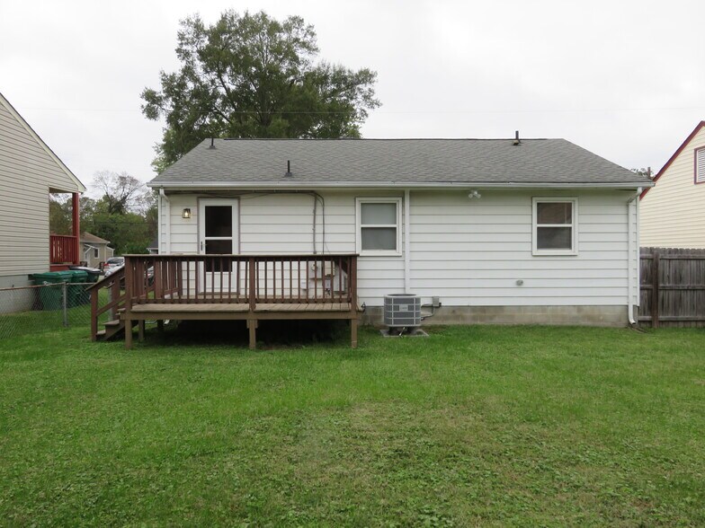 Building Photo - 213 N Juniper Ave