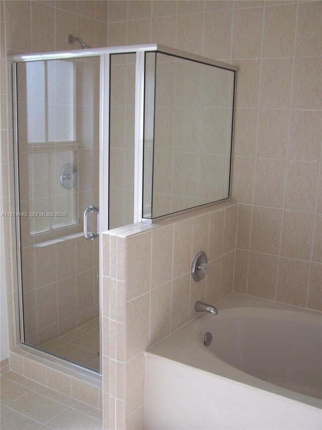 Building Photo - 656 SE 30th Terrace