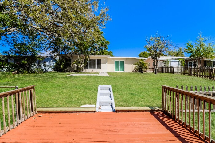 Building Photo - 1588 Eunice Ln