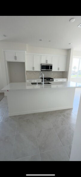 Building Photo - 11456 Artesia Blvd