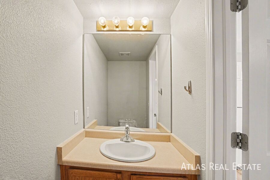 Building Photo - 7829 Antelope Valley Point