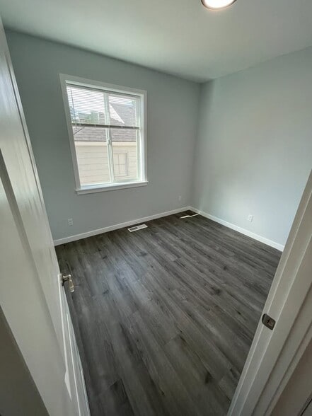 Building Photo - 1765 Waller St SE