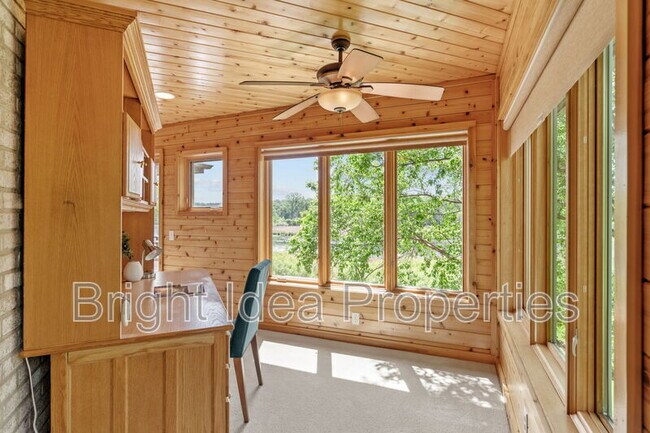 Building Photo - 6210 Deerwood Cir N