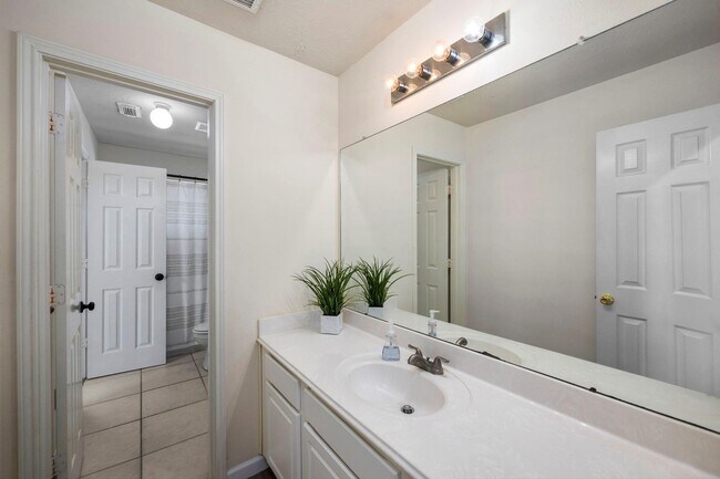 Building Photo - 16315 Scotch Hollow Ln