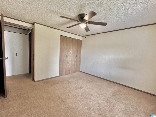 Building Photo - 1700 Greenbrier Dear Rd