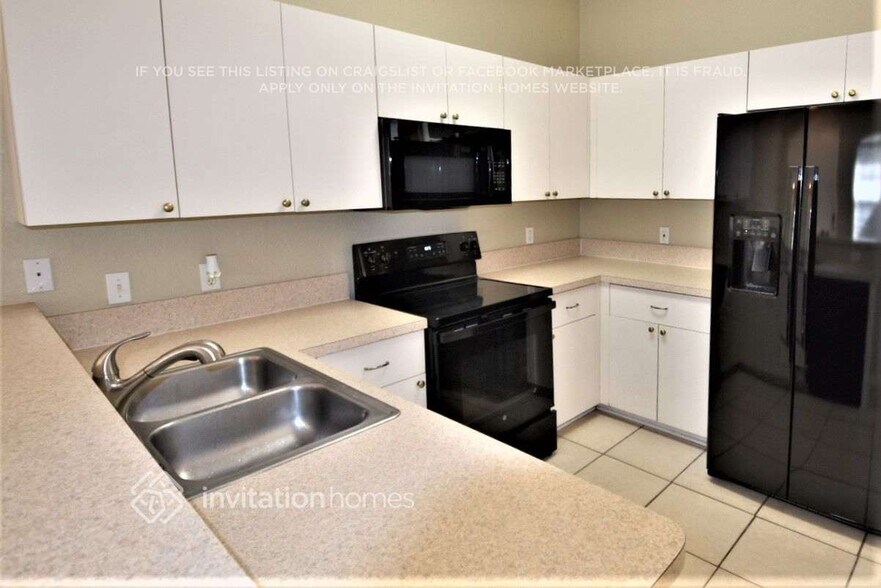 Building Photo - 2844 Wells Ave