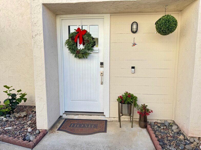 Building Photo - 804 Caminito Azul