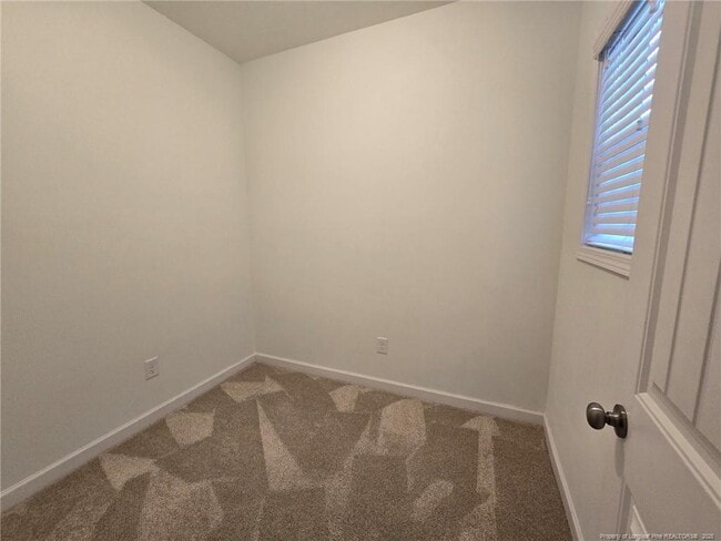 Building Photo - 1735 Cherrypoint Dr