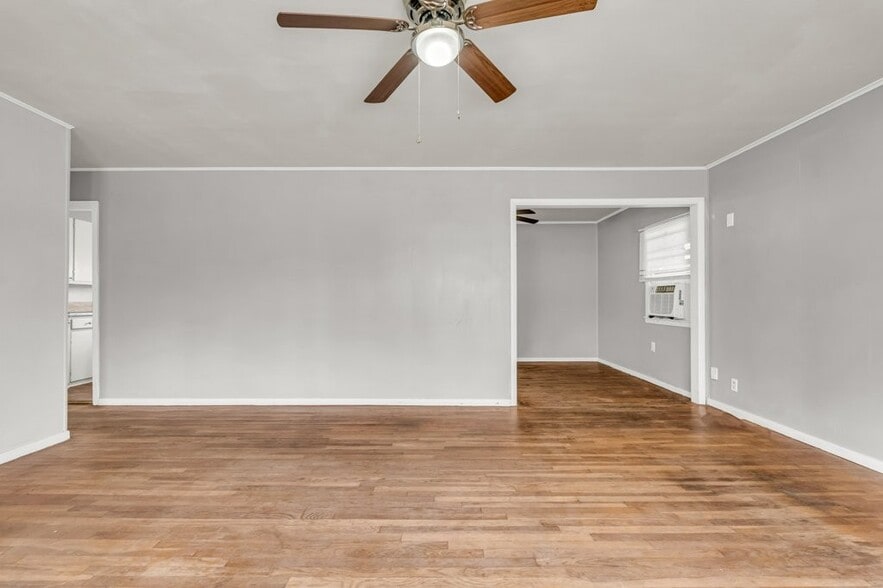 Building Photo - 137 Poplar St