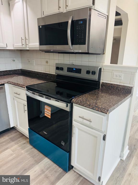 Building Photo - 10630 Winfield Loop