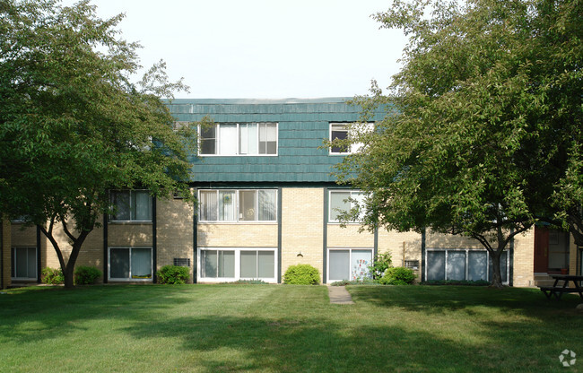 Building Photo - Evergreene Apartments