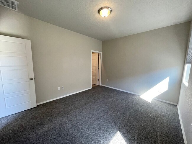 Building Photo - Mountain Hawk Estates