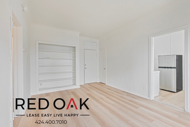 Building Photo - 974 1/2 Gramercy Pl-506