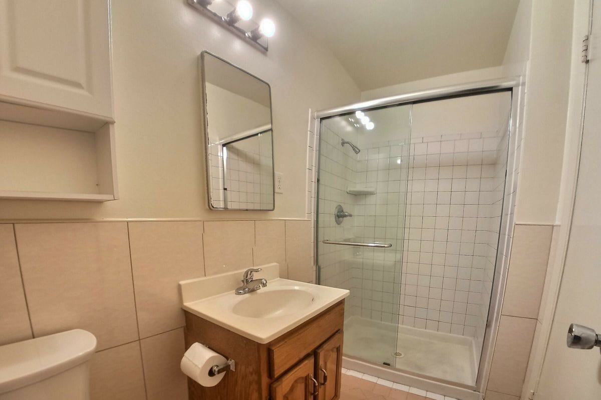 Building Photo - 1907 Greenwich St