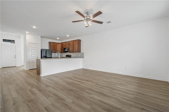 Building Photo - 6101 Pocono Dr