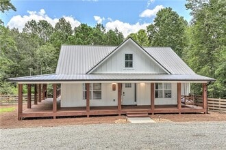 Building Photo - 623 Sweetwater Creek Dr