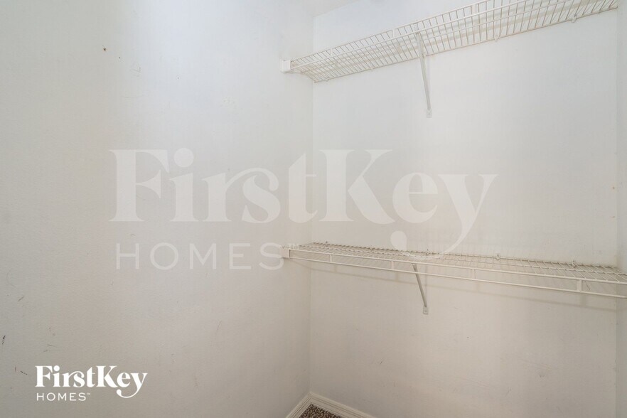 Building Photo - 7912 Apache Ln