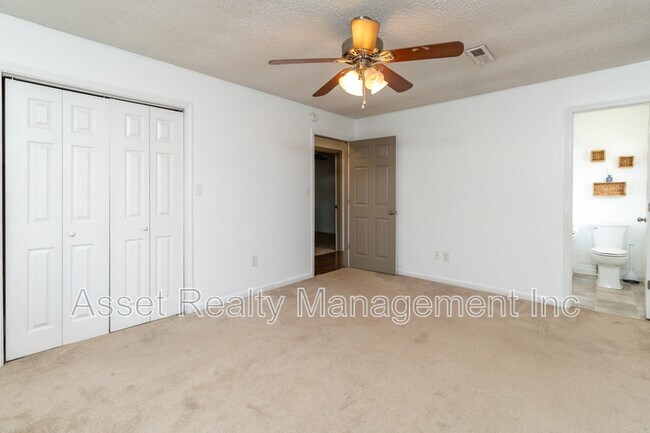 Building Photo - 2821 Vicksburg Ln