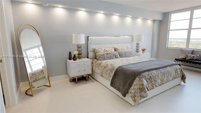 Building Photo - 5601 Collins Ave