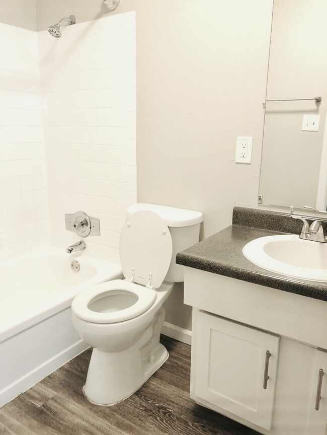 502-104 5 - Prentice Place