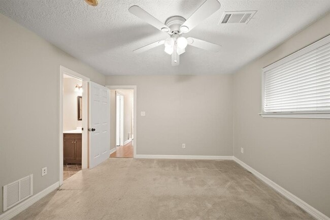 Building Photo - 506 Brendon Park Ln