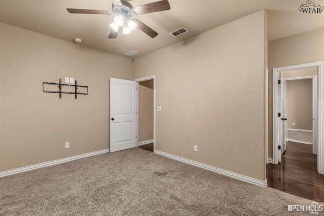 Building Photo - 7489 Roller Rd