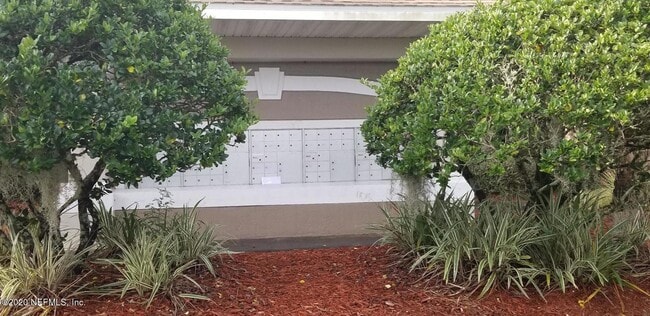 Building Photo - 10550 Baymeadows Rd