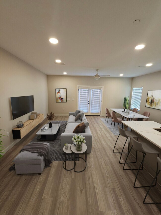 Building Photo - 467 Westgate Wy
