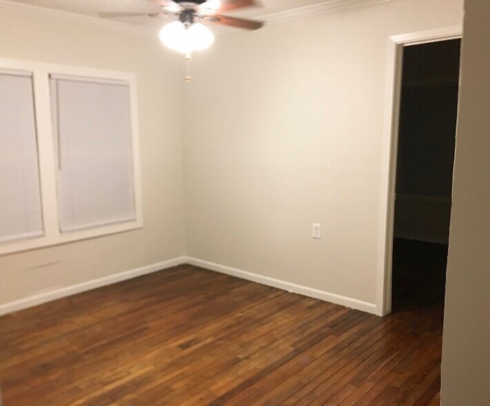 Building Photo - 1029 Wilson St